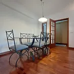 In In An Authentic Neighborhood Apartman