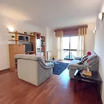 In In An Authentic Neighborhood Apartman Porto
